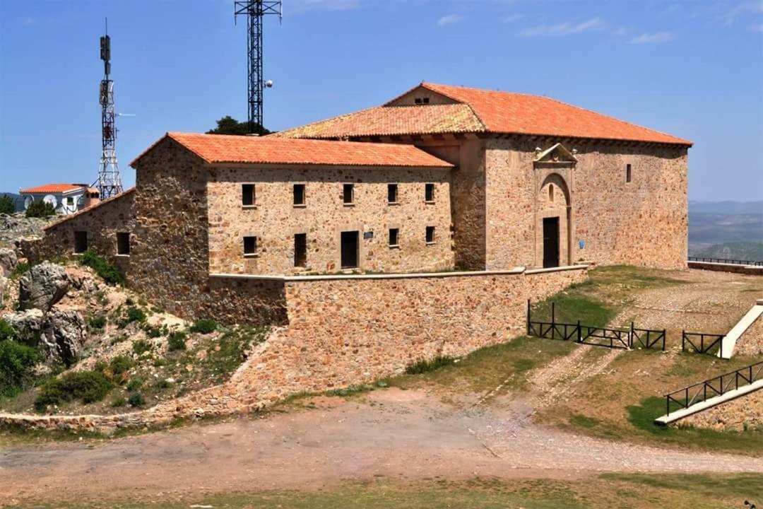 Hostal Restaurante San Millan Orihuela del Tremedal Luaran gambar
