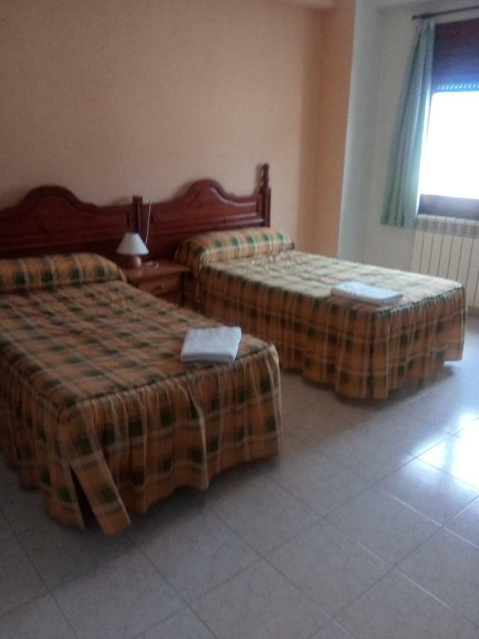 Hostal Restaurante San Millan Orihuela del Tremedal Luaran gambar
